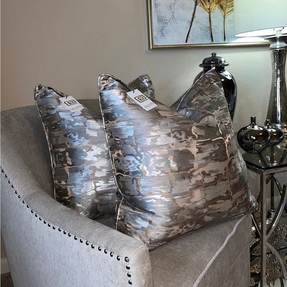 1-NWT CALLISTO HOME DECORATIVE PILLOW ( Please read description for details) - Picture 12 of 13